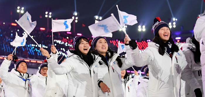 Coreia do Sul e Coreia do Norte caminham juntas nas Olimpíadas de Inverno de PyeongChang